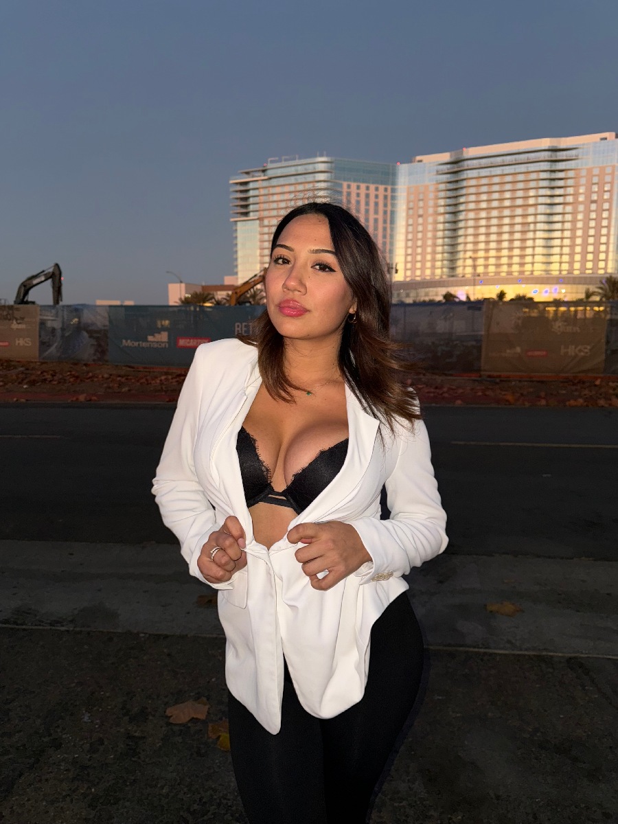 Take a pause and enjoy Ali Cruz — streaming from Hong Kong