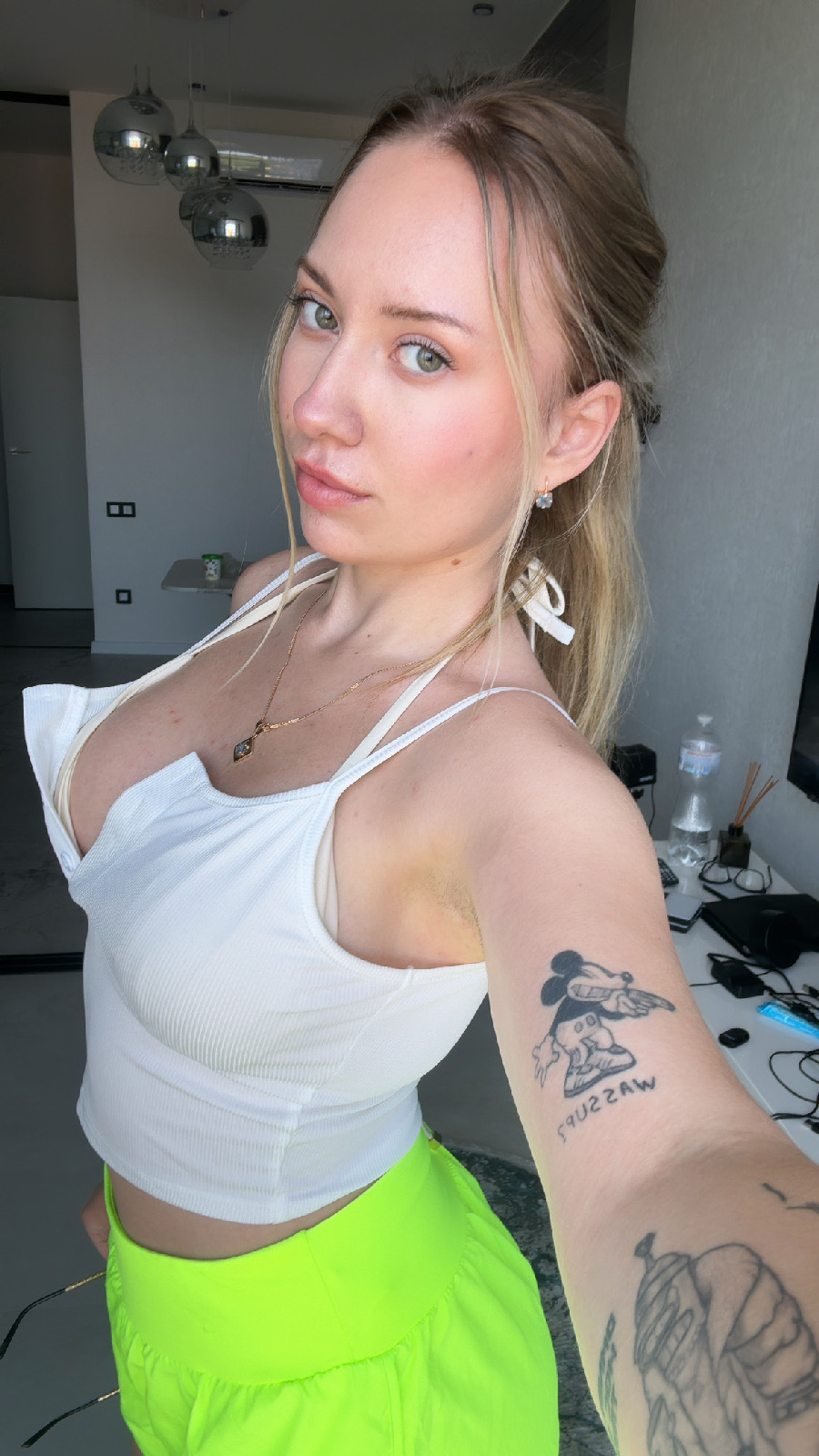 KateV in her underwear in Hong Kong